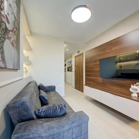 2 Bedroom Terrace & Side Sea Views, 3 Min To * 斯利马