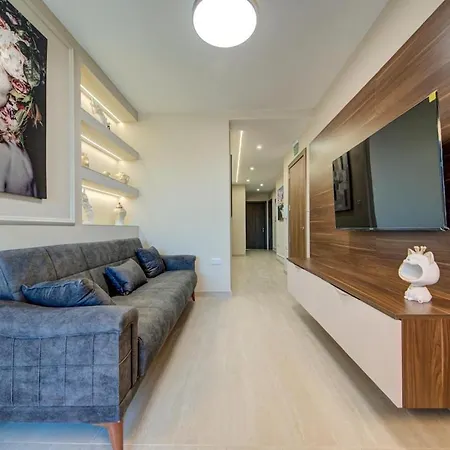 公寓 2 Bedroom Terrace & Side Sea Views, 3 Min To 斯利马