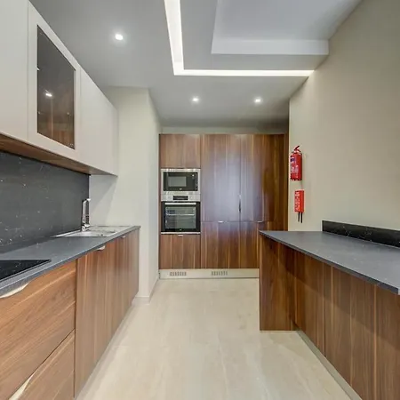 2 Bedroom Terrace & Side Sea Views, 3 Min To 公寓 *