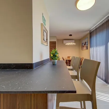公寓 2 Bedroom Terrace & Side Sea Views, 3 Min To 斯利马