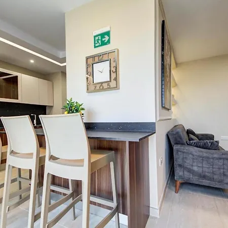 2 Bedroom Terrace & Side Sea Views, 3 Min To 公寓 *